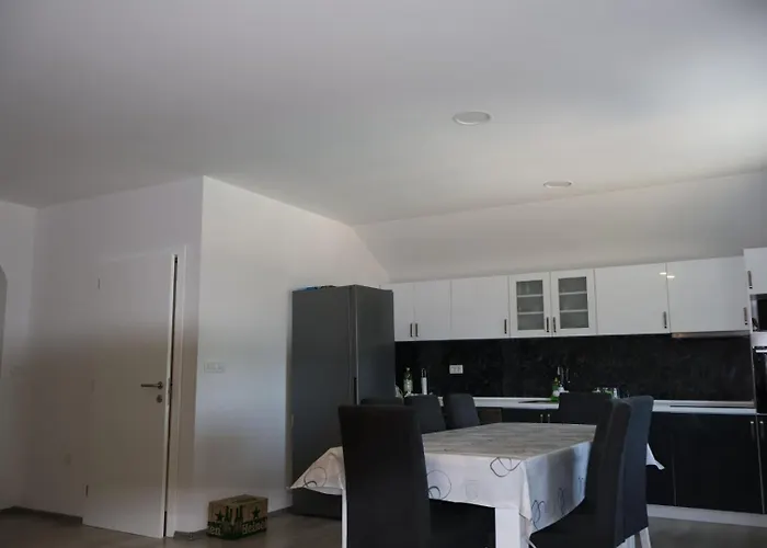 Busko Escape * 托米斯拉夫格拉德